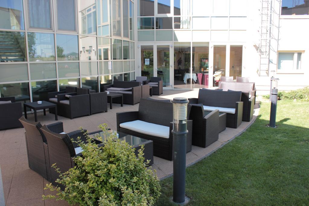 Wellness Apartments In Velence Buitenkant foto
